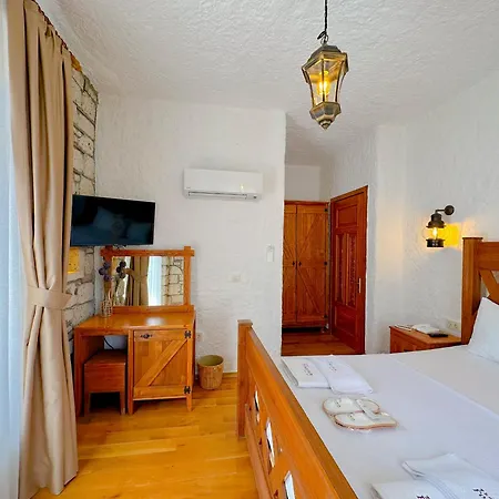 The Fountain Hotel *